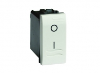Двополюсний вимикач з підсвічуванням, білий RAL 9010, 1 мод., 76121BL, серія Brava, ДКС